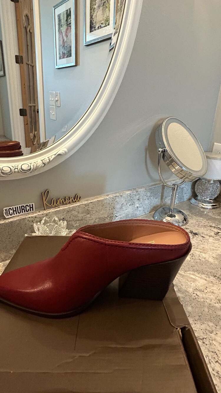 Linea Paolo Shelleyx-L Deep Red Leather Mules Size 9 M